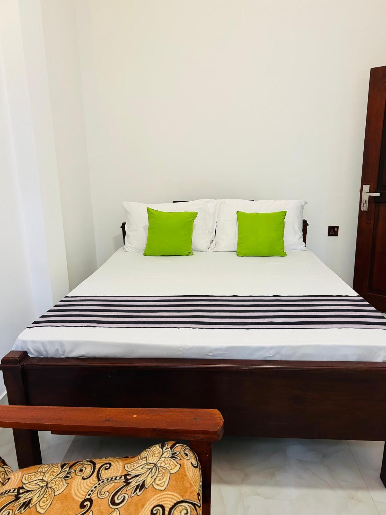 Shadow Surf Bay Hotell Tangalle Eksteriør bilde
